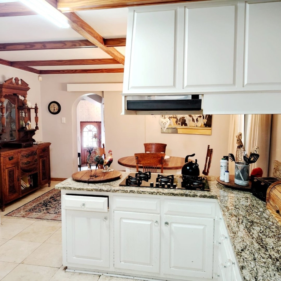 5 Bedroom Property for Sale in Beacon Bay Eastern Cape